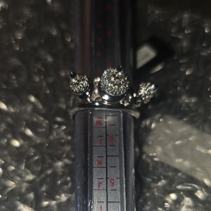 NWT nOIr JEWELRY Silver rhinestone 3 pyramid spikes sz 7 ring